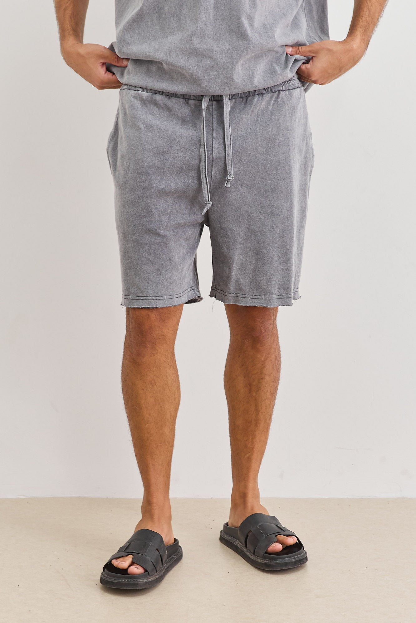 שורטס קרלוס וואש סיומת גזורה | אפור