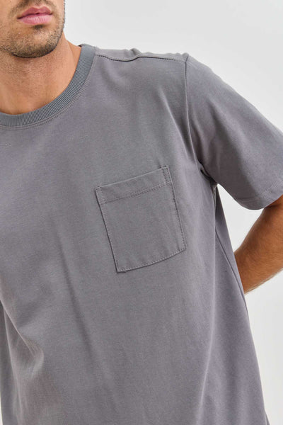 טי שירט אדריאן פרינט בגב | אפור כהה