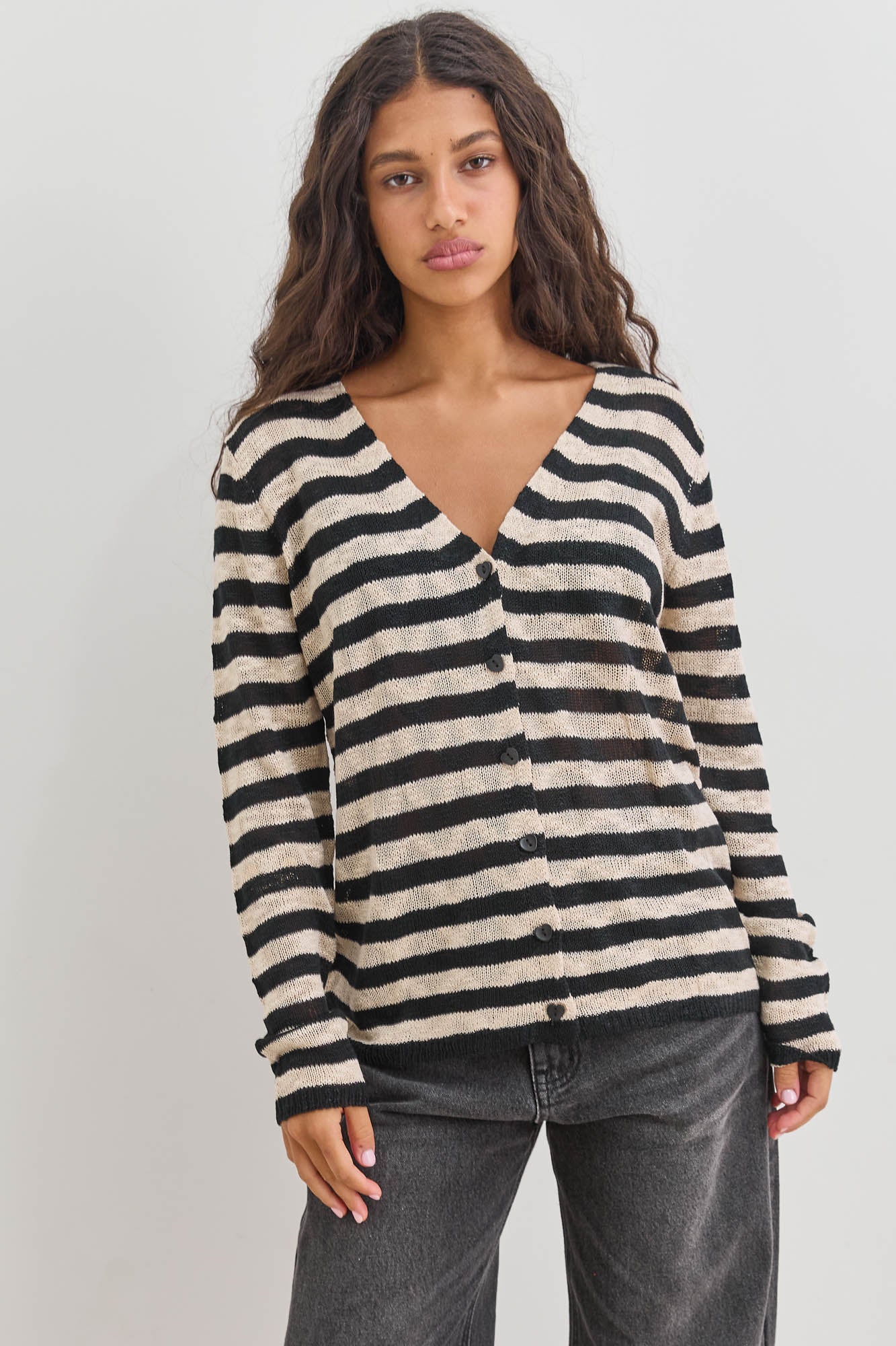 קרדיגן עמנואל סטרייפס כפתורי לב | בז'/שחור