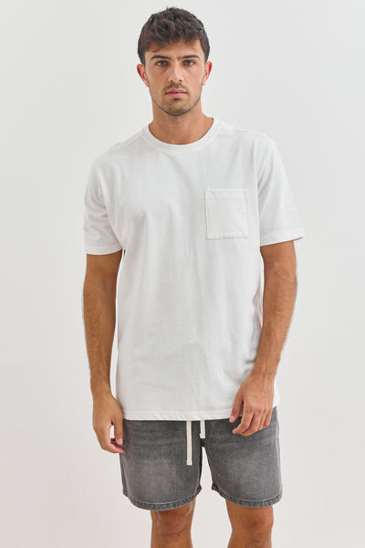 טי שירט אדריאן פרינט בגב | לבן