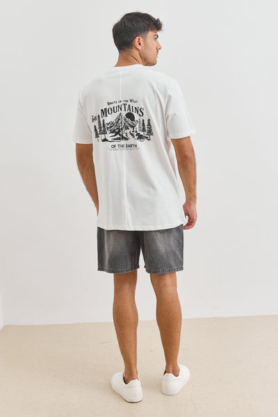 טי שירט אדריאן פרינט בגב | לבן