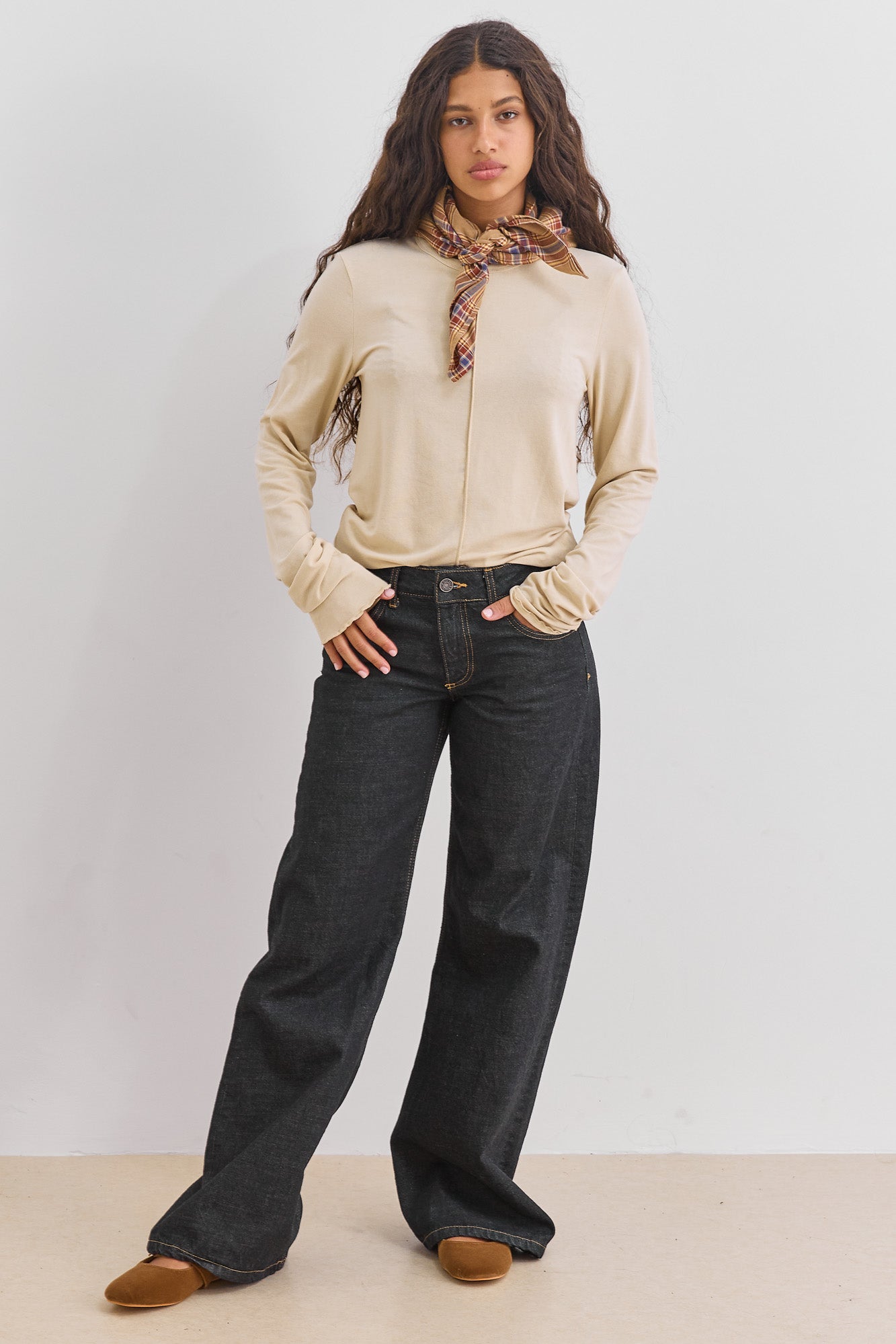 חולצת בייסיק נורה תפר קדמי | בז'