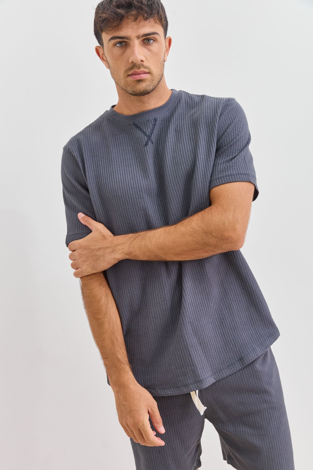 חולצת וופל אנדרו צווארון ניקי | אפור כהה