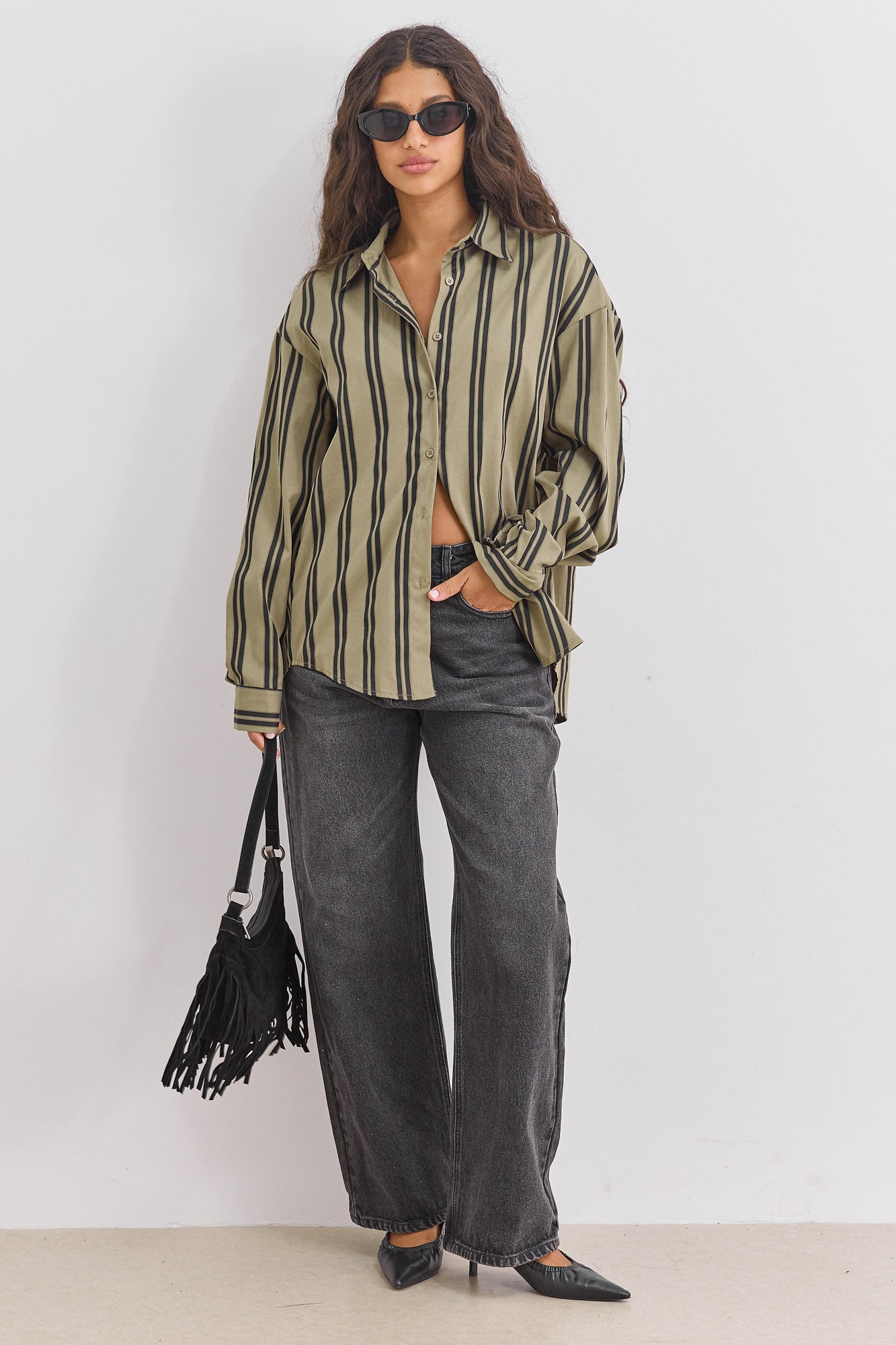 תיק זמש מייסי בשילוב פרנזים |שחור