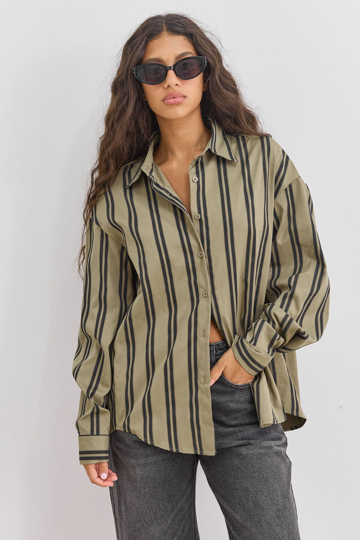 מכופתרת אלן סטרייפס | ירוק זית