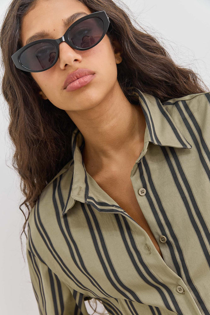 מכופתרת אלן סטרייפס | ירוק זית