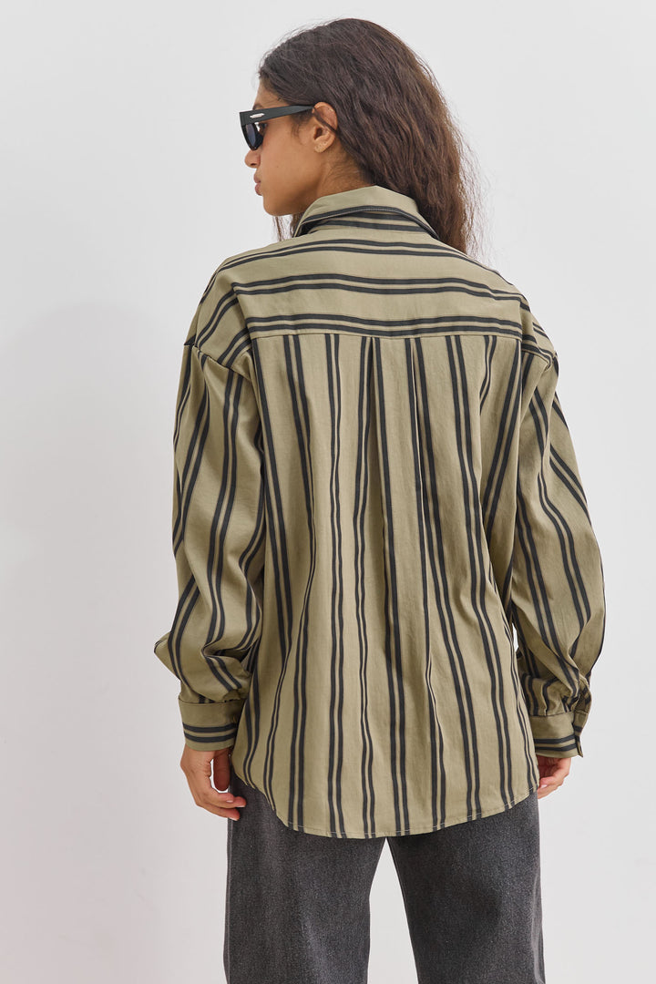 מכופתרת אלן סטרייפס | ירוק זית