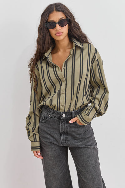 מכופתרת אלן סטרייפס | ירוק זית