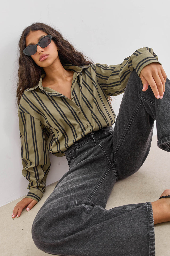 מכופתרת אלן סטרייפס | ירוק זית