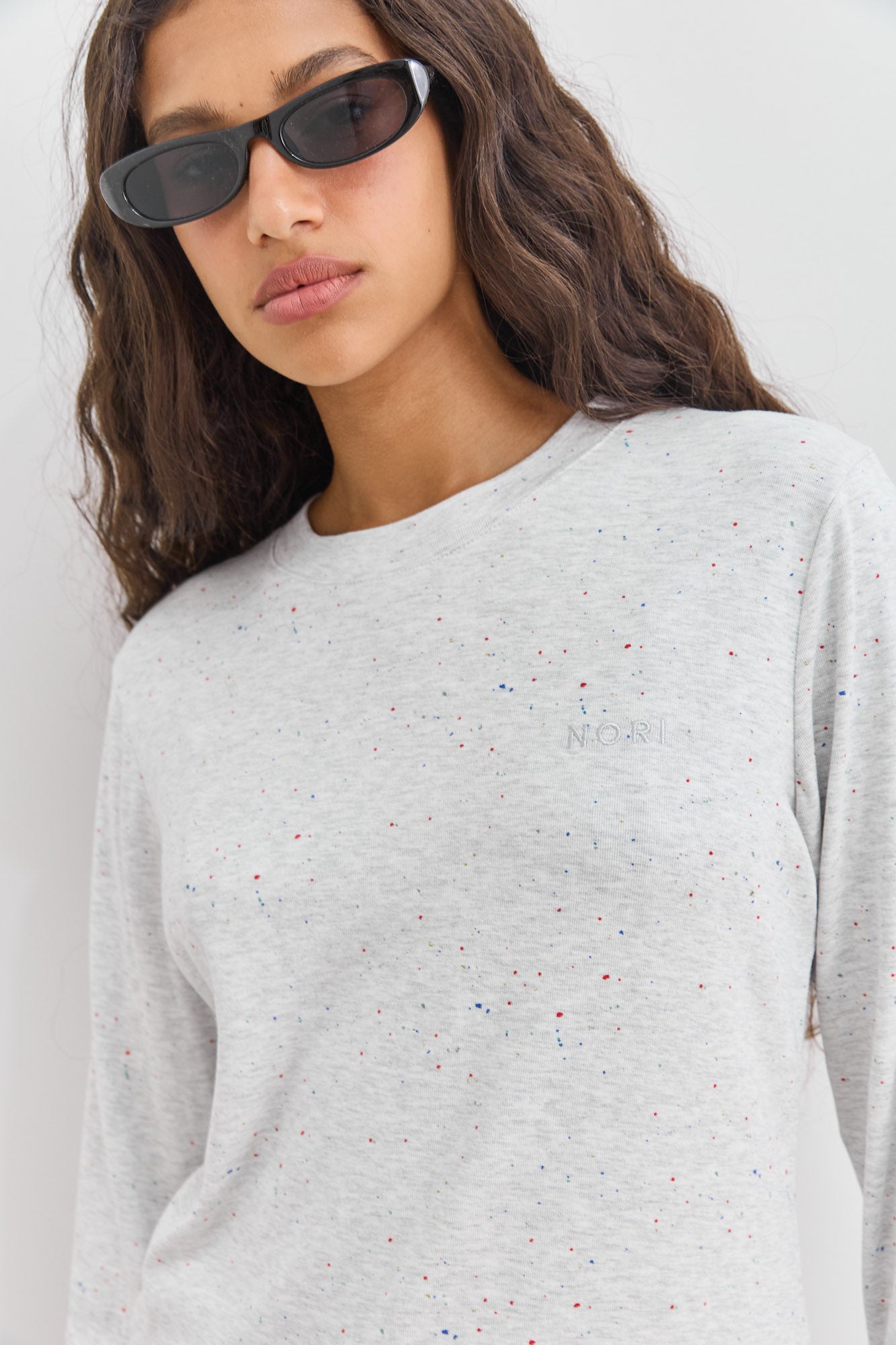 חולצת בייסיק נסיה בד מלאנז'  | אפור בהיר