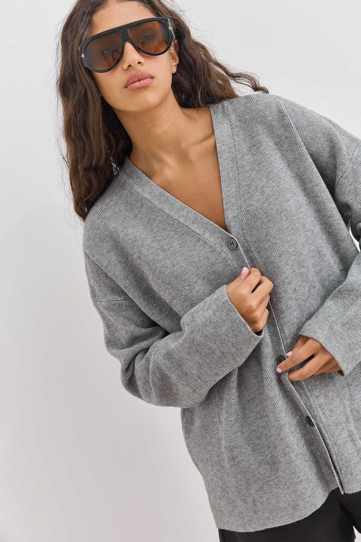קרדיגן סריג ליסה בשילוב כפתורים | אפור