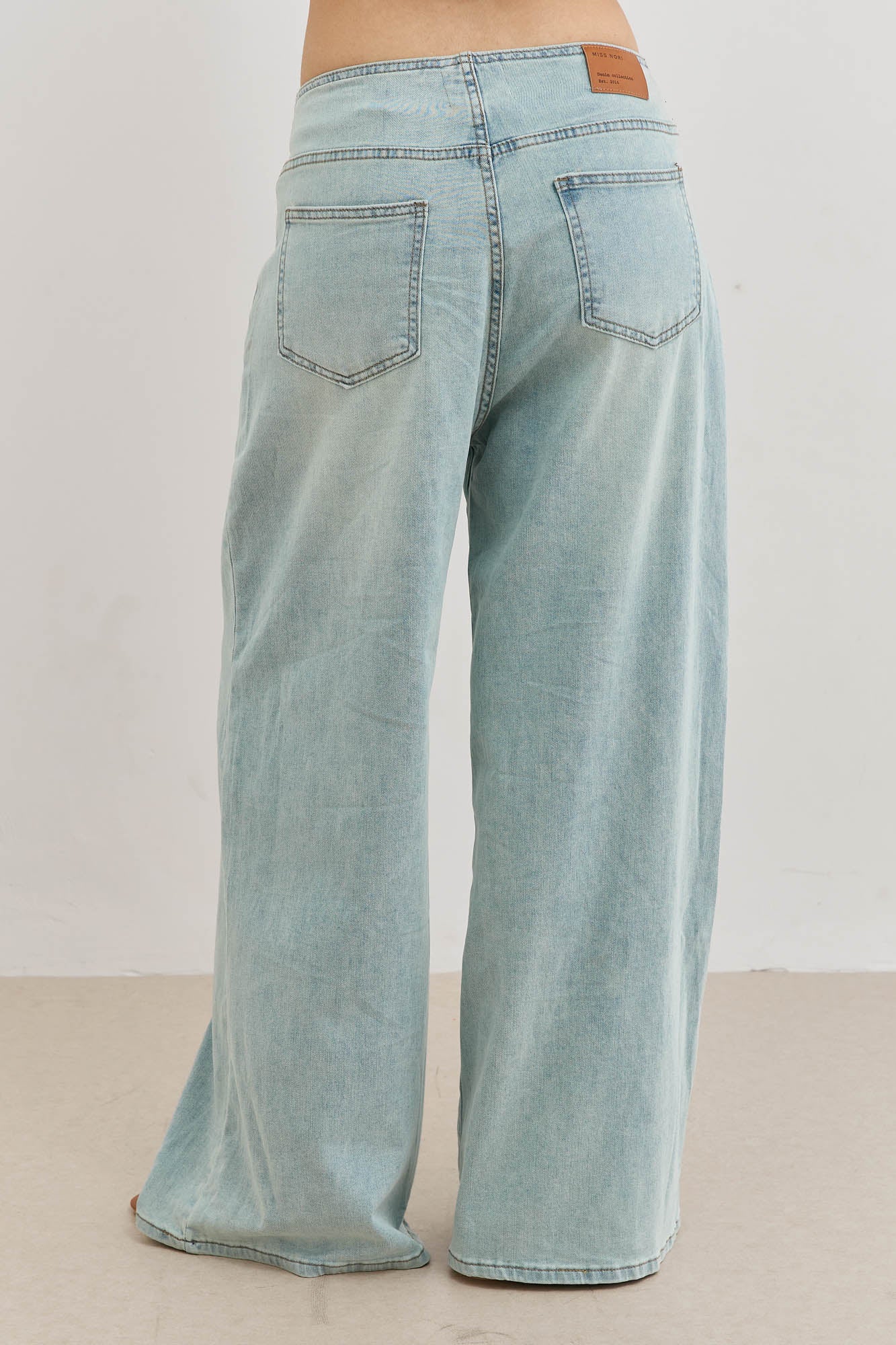 מכנסי ג'ינס אייריס גזרה רחבה | ג'ינס בהיר