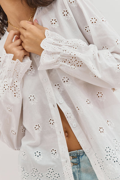 מכופתרת סול רקמה | לבן