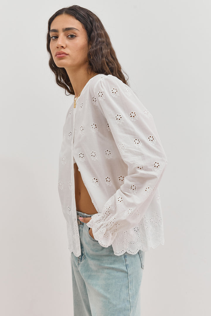 מכופתרת סול רקמה | לבן