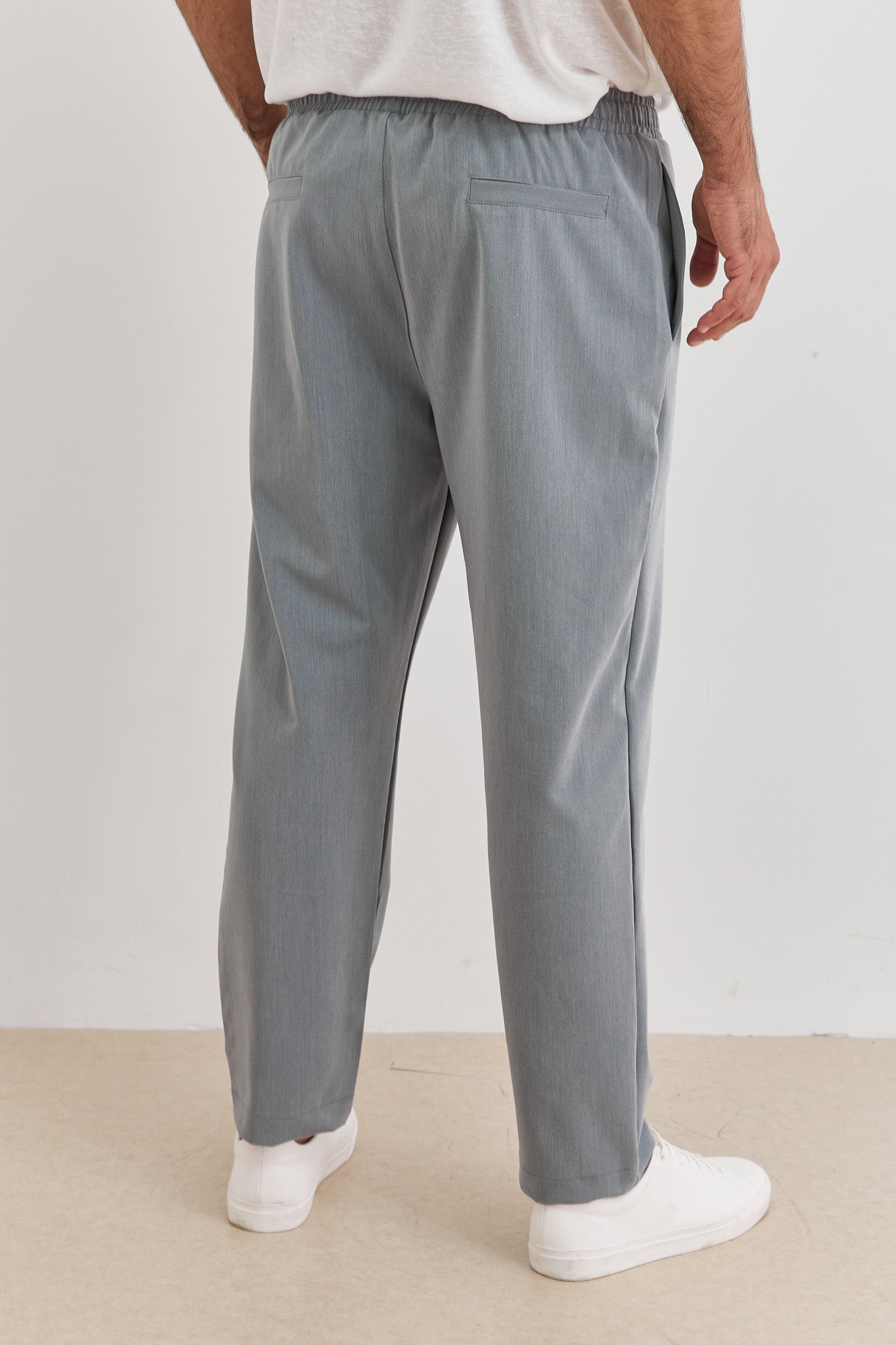 מכנסי בריאן גזרה מחויטת | אפור