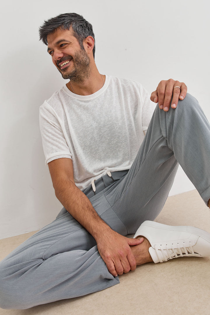 מכנסי בריאן גזרה מחויטת | אפור