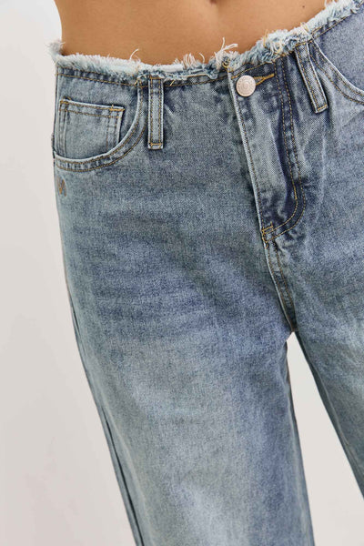 מכנסי דנים גבי בשילוב חגורה גזורה | ג'ינס