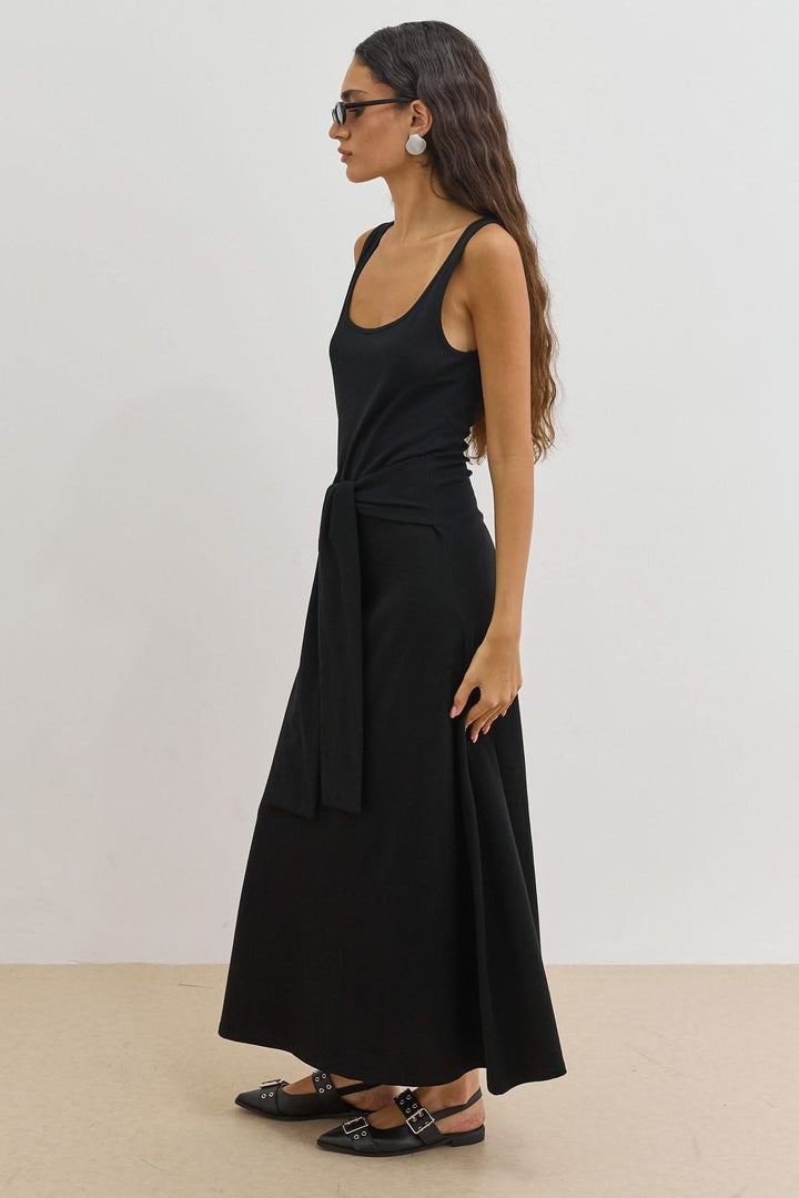 שמלת מקסי אוליב דיטייל קשירה | שחור