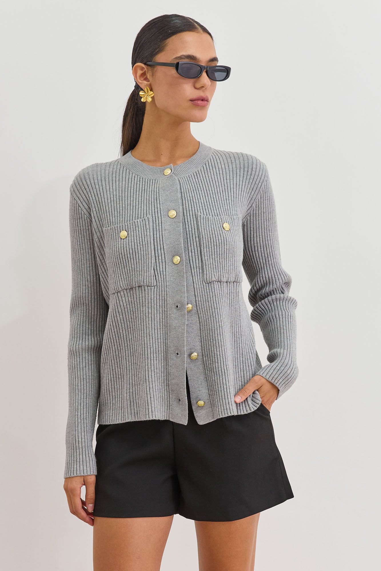 סריגים וסוויטשירטים