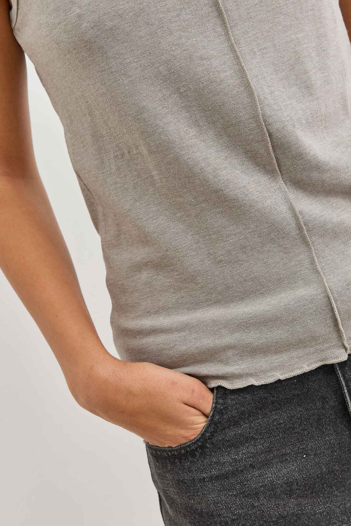 גופיית בקה תפר קדמי בד שקפקף | אפור