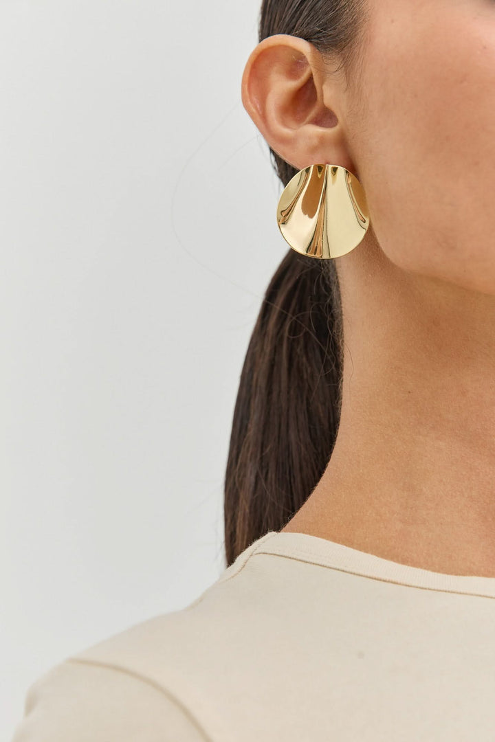 עגילי נומה צמודים צורת עיגול | זהב