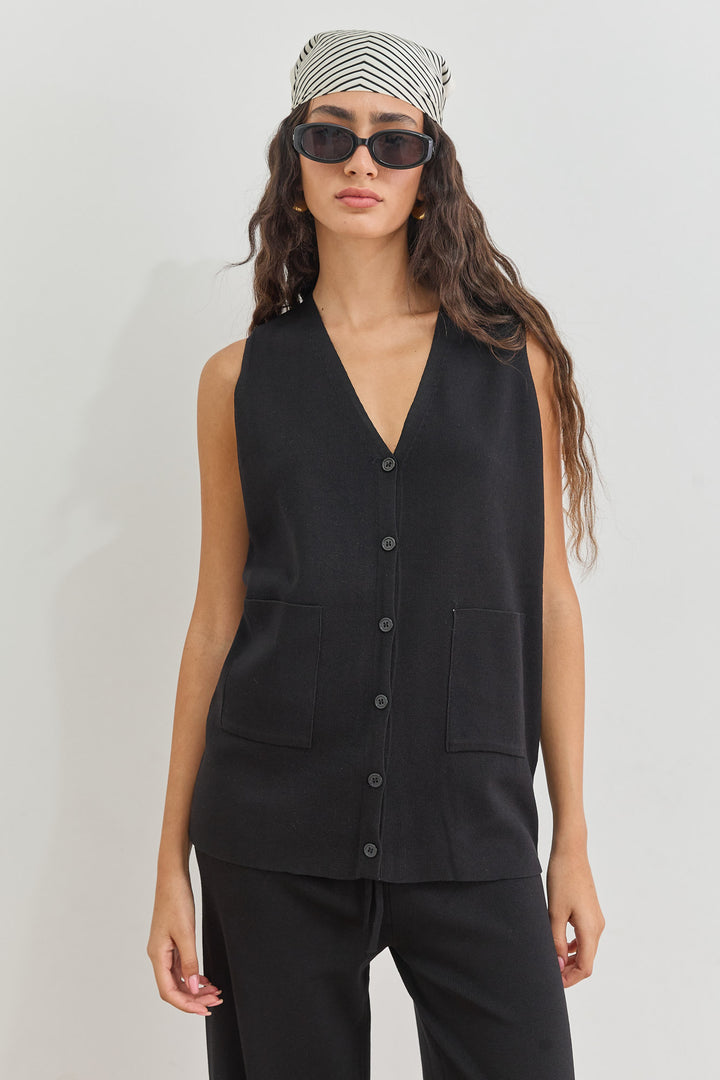 וסט סריג נואל בסגירת כפתורים | שחור