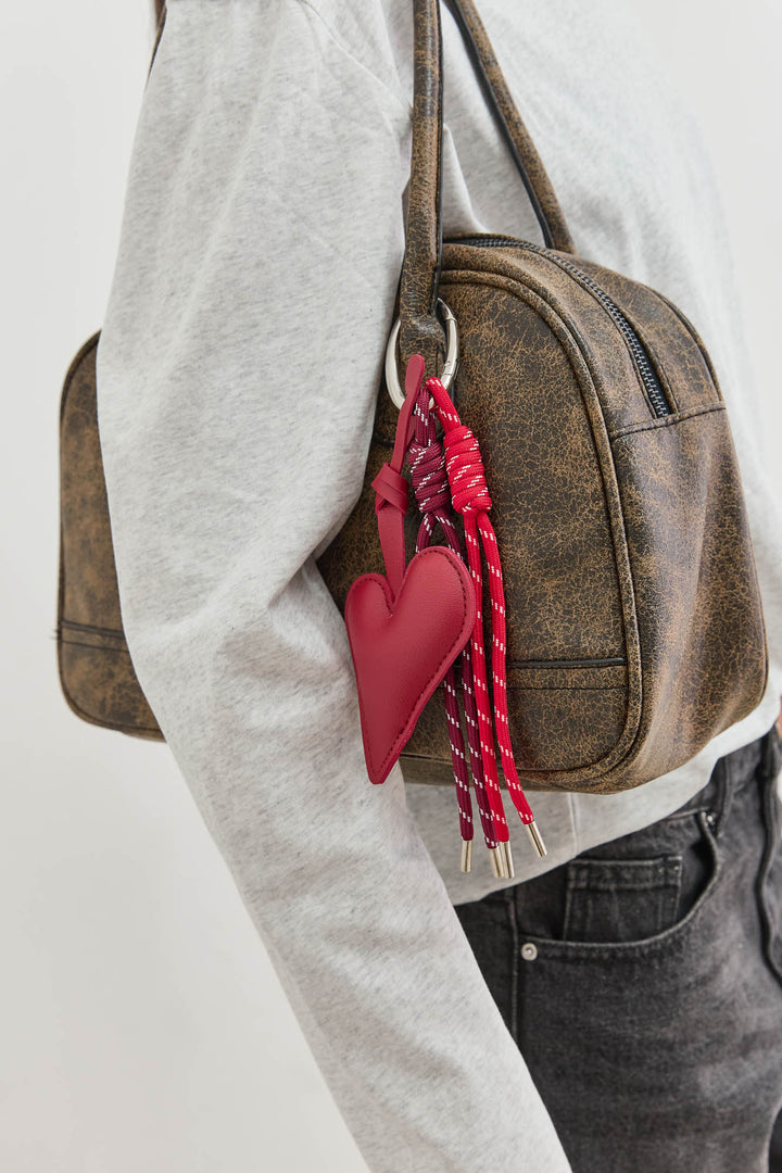 לאקי צ'ארם לב | אדום