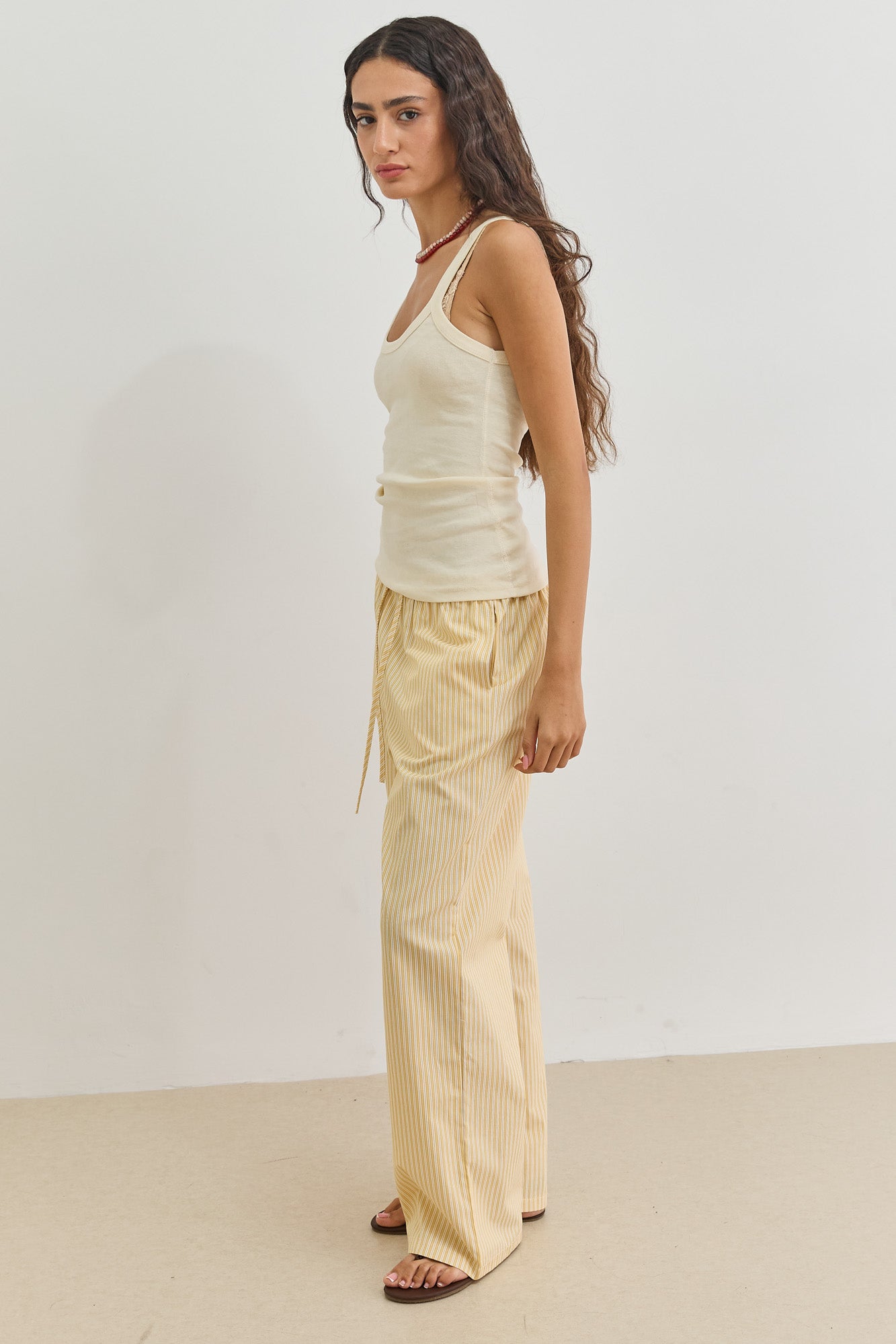 גופיית בייסיק אלכסה | צהוב חמאה