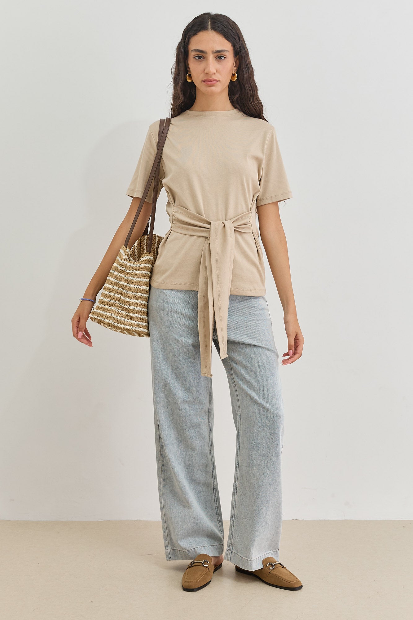 חולצת אנני רצועות קשירה | מוקה