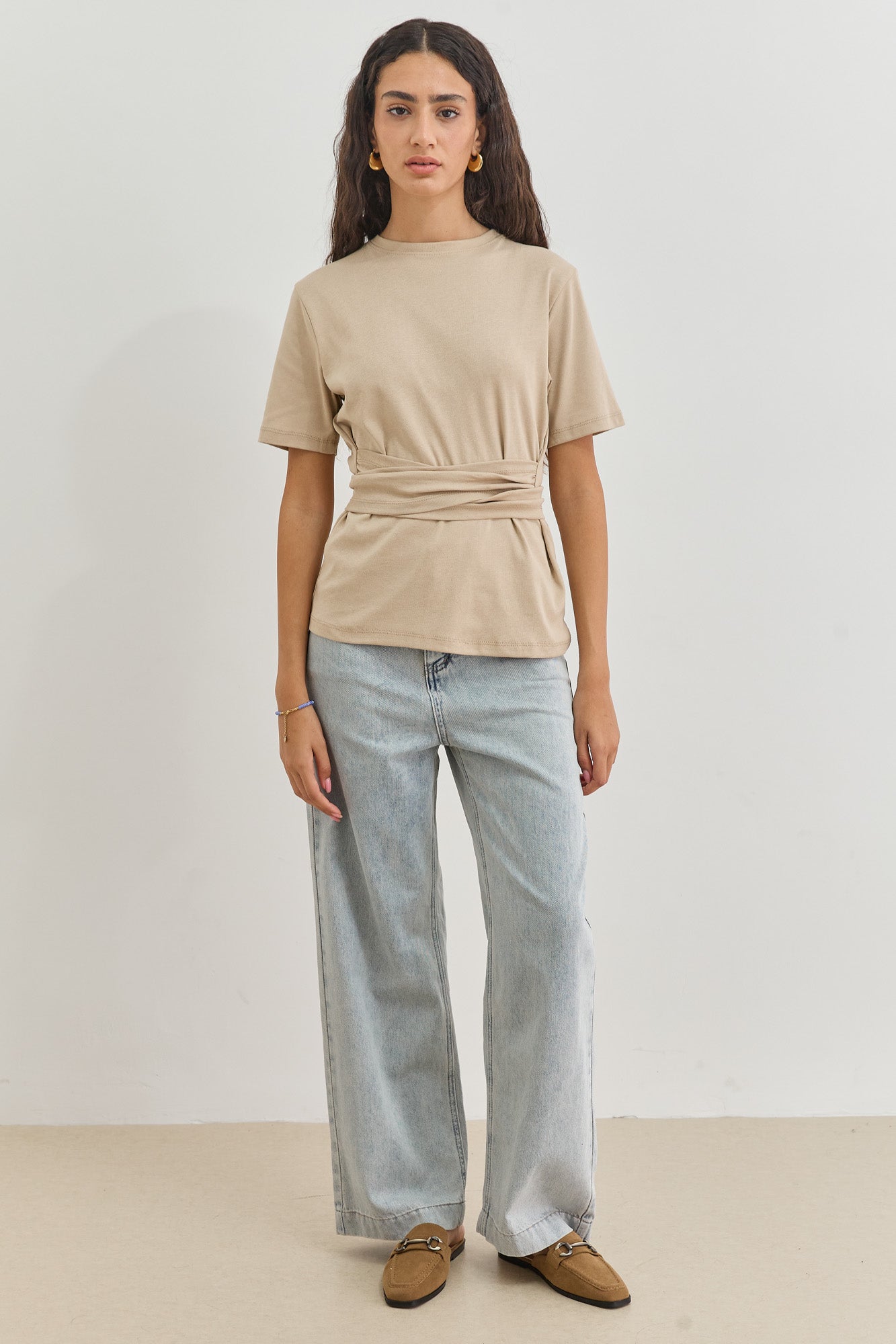 חולצת אנני רצועות קשירה | מוקה