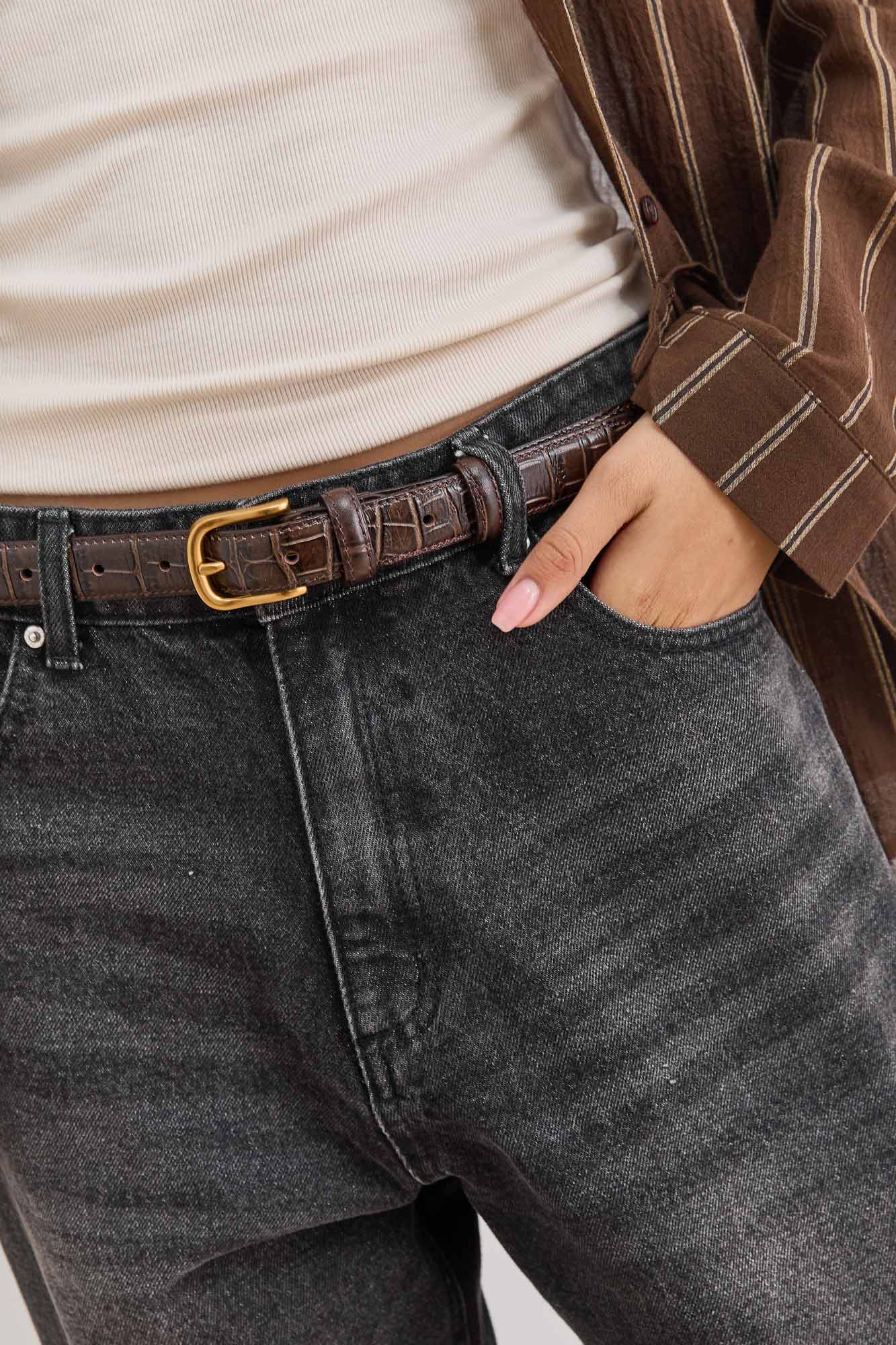 חגורת מרתה טקסטורת קרוקו | חום כהה