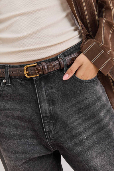 חגורת מרתה טקסטורת קרוקו | חום כהה