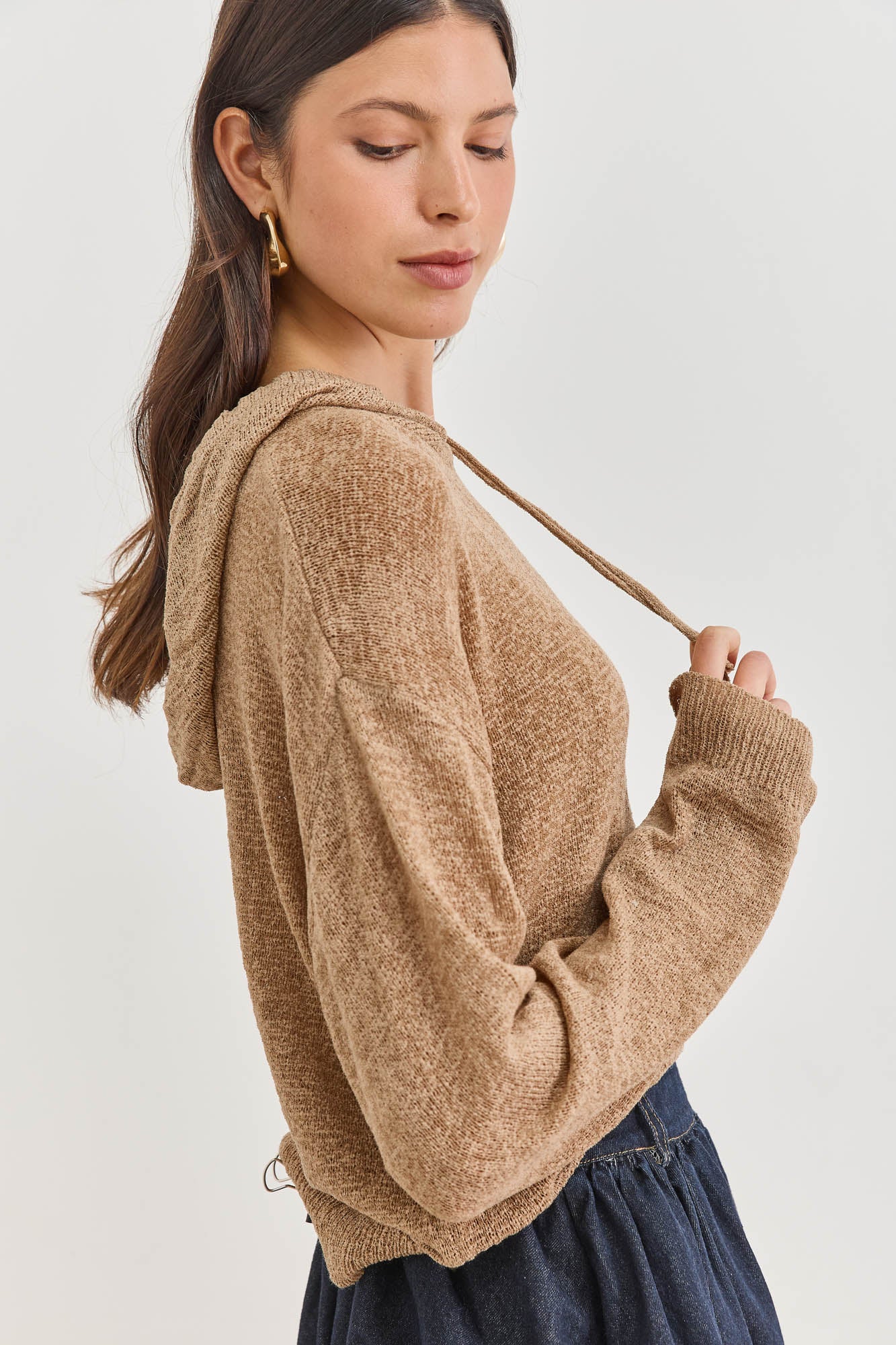 חולצת סריג מנדי בשילוב קפוצ'ון | מוקה