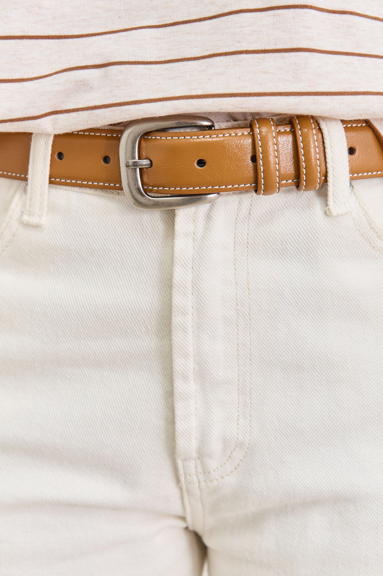 חגורת קיירה דמוי עור תיפורים בולטים | קאמל