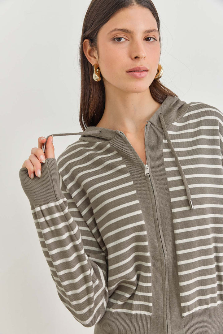 סוויטשירט סריג קפוצ'ון סטארק סטרייפס | ירוק זית/שמנת