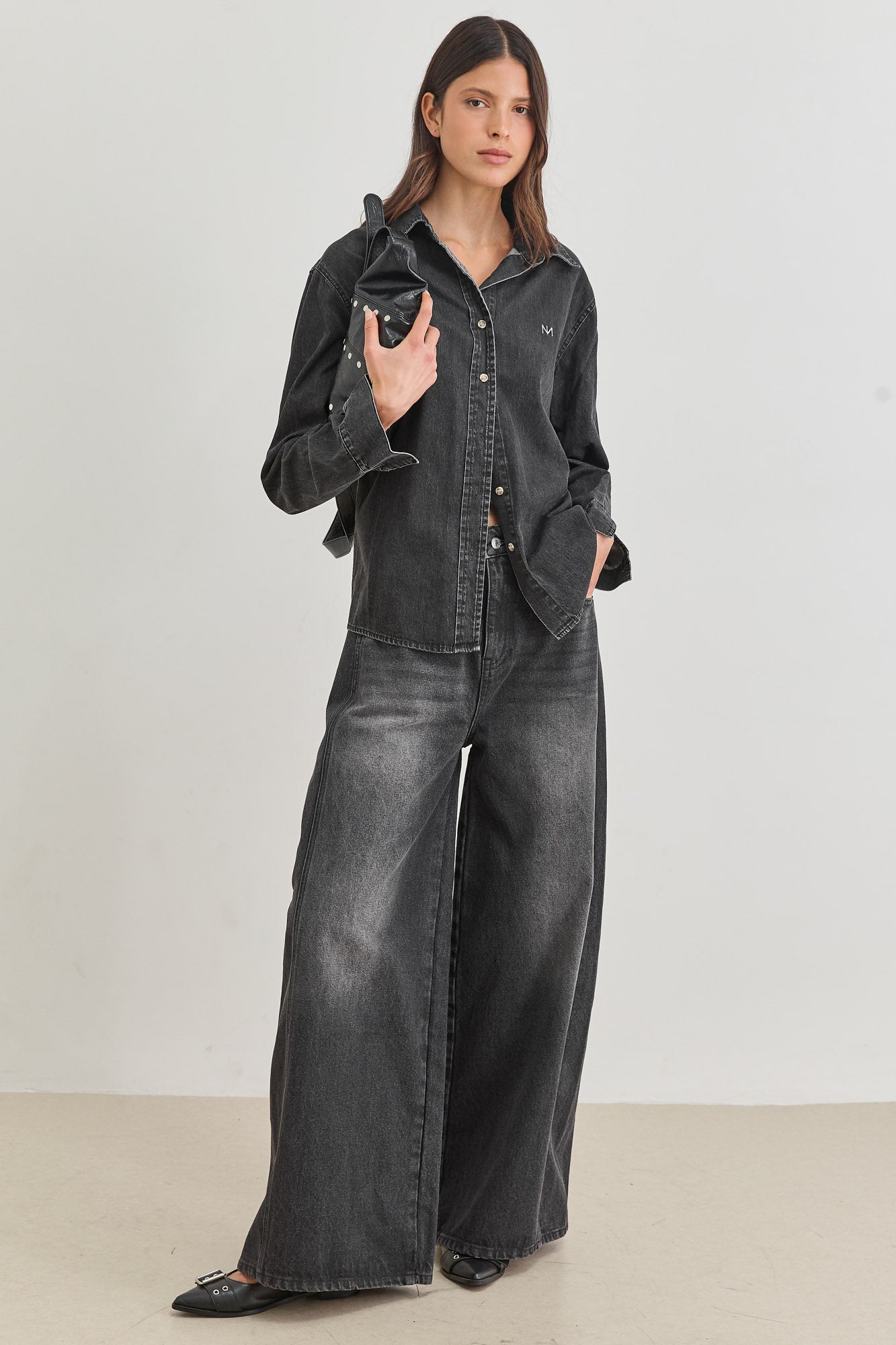 מכופתרת סטנלי דנים רקמת לוגו | שחור