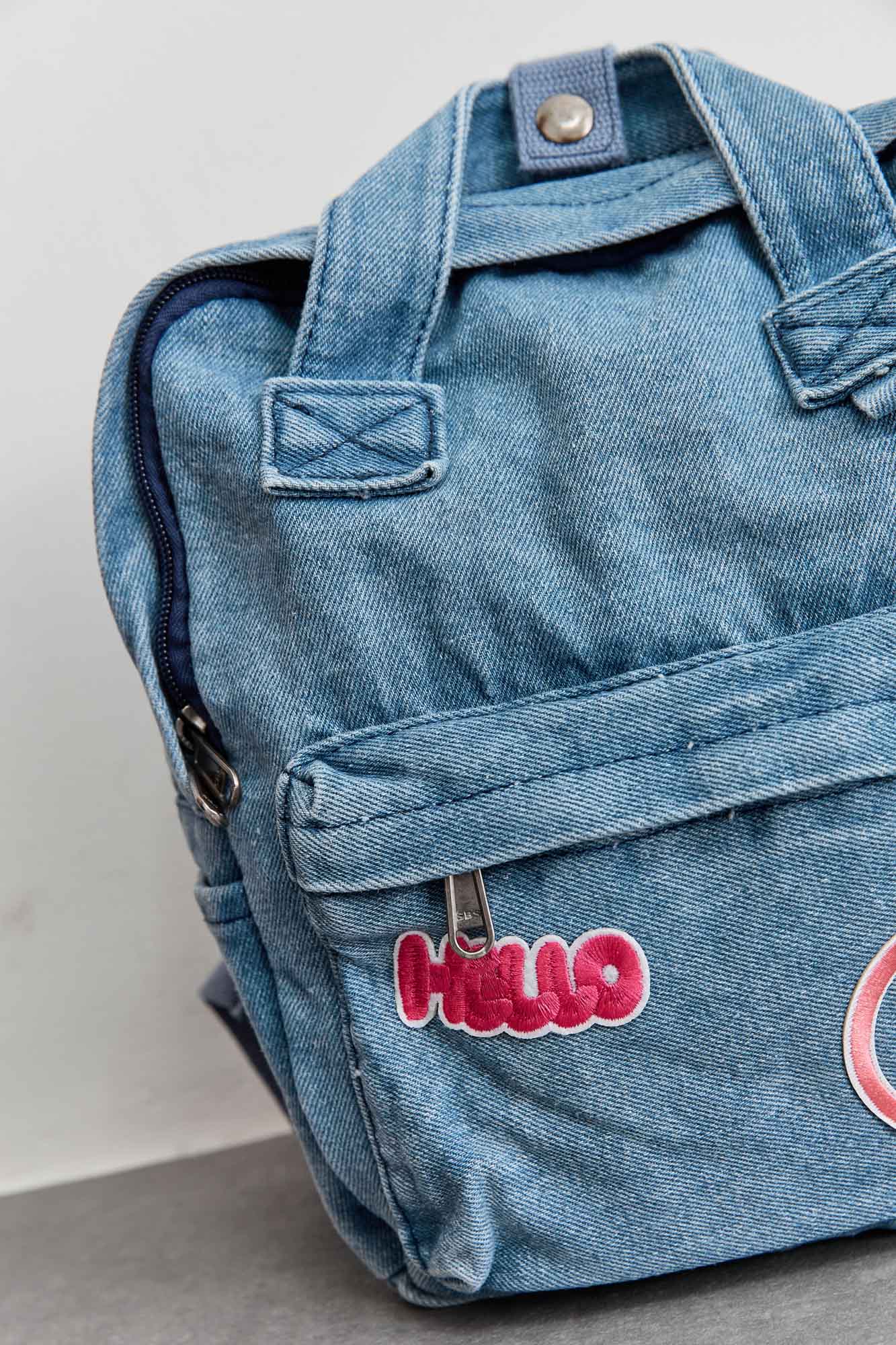 תיק גב דנים קטן peace | ג'ינס בהיר