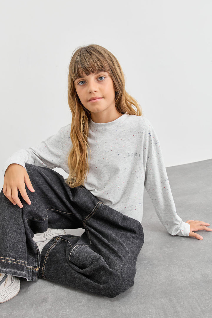 טי שירט עם הדפס נקודות ורקמה | אפור