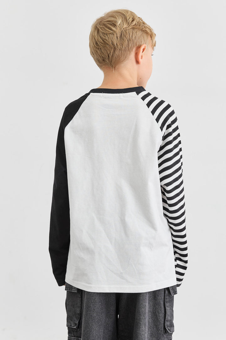טי שירט בגזרת אוברסייז שרוולים מבד משולב | לבן שחור