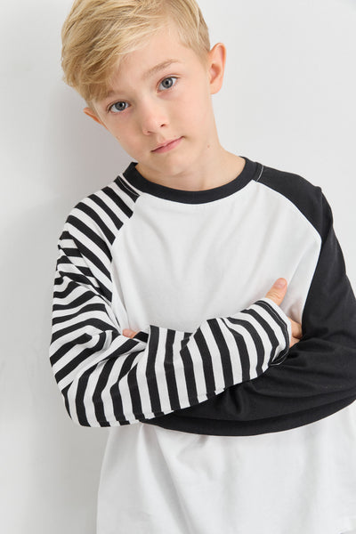 טי שירט בגזרת אוברסייז שרוולים מבד משולב | לבן שחור