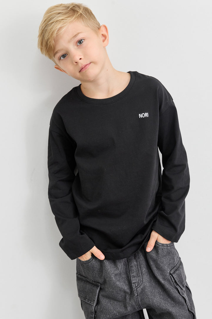 טי שירט אוברסייז שרוול ארוך בשילוב רקמה | שחור