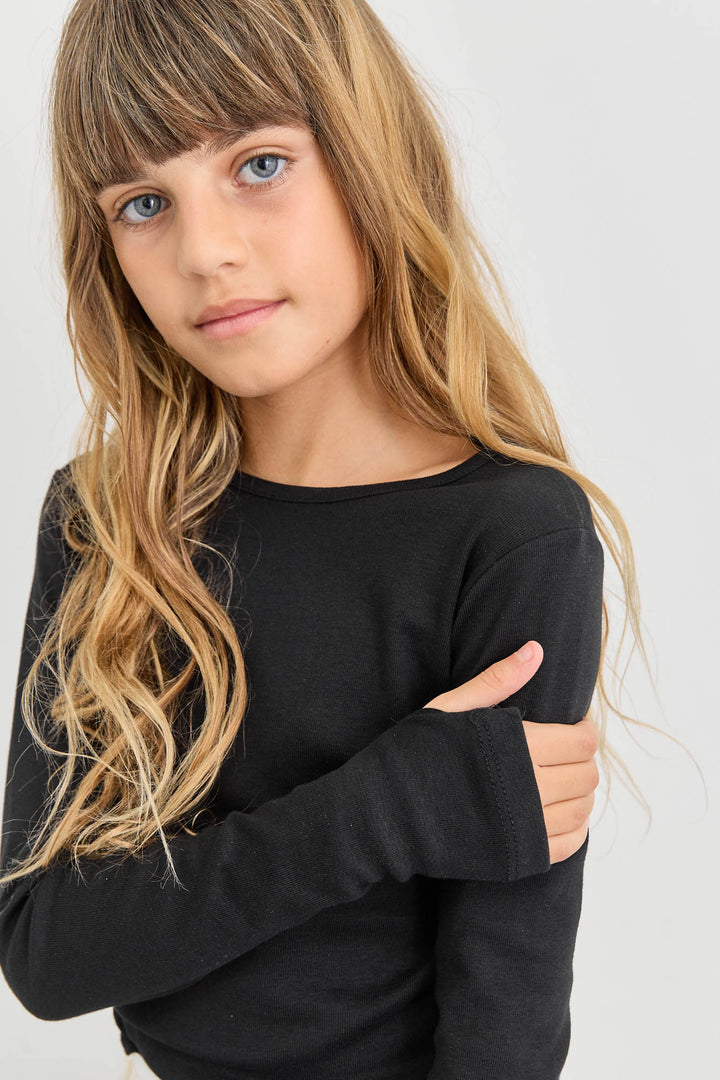 חולצת בייסיק צווארון ניקי ושרוול כפפה | שחור