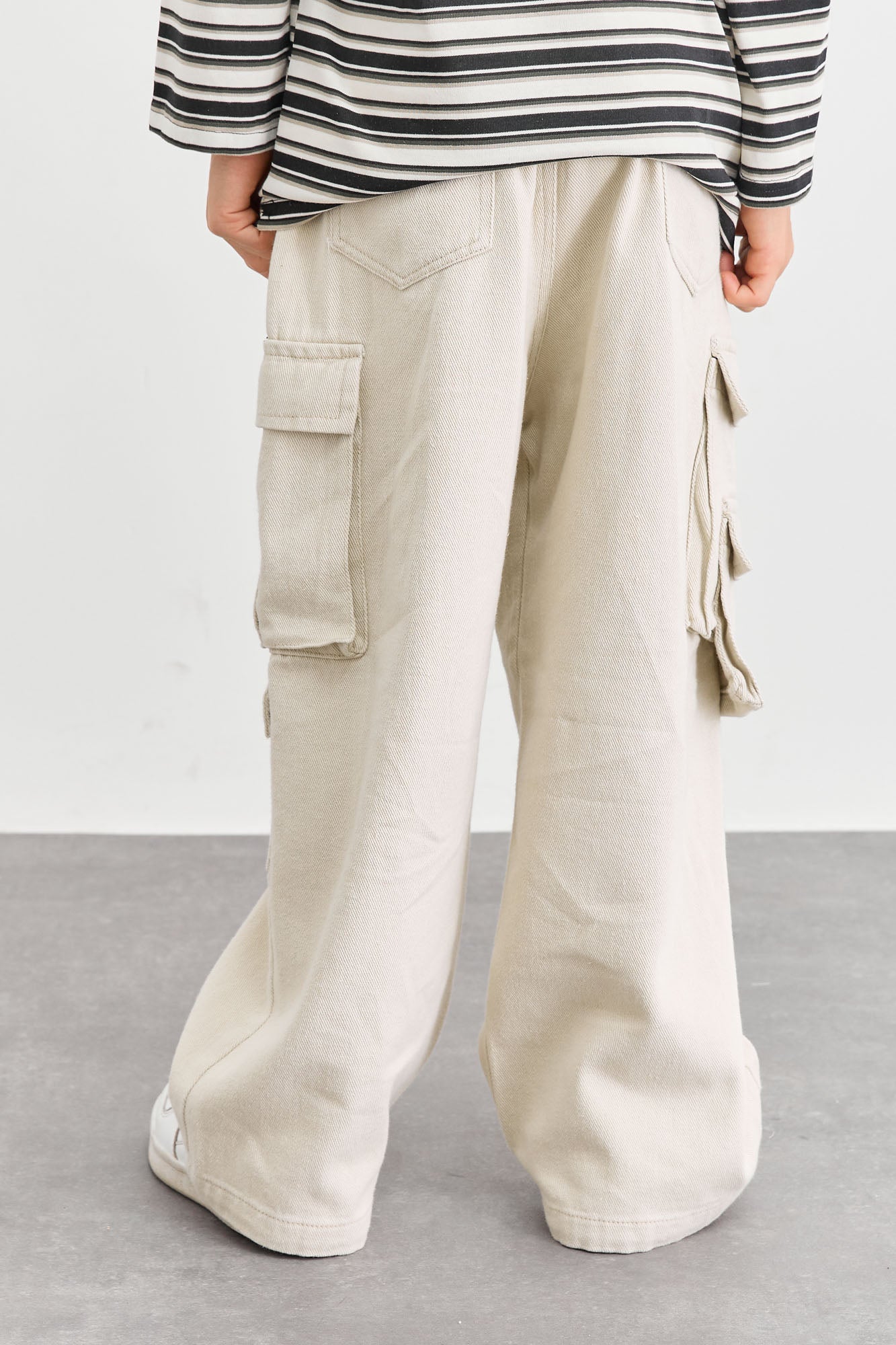 מכנסי דגמ"ח גומי במותן וכיסים | בז'