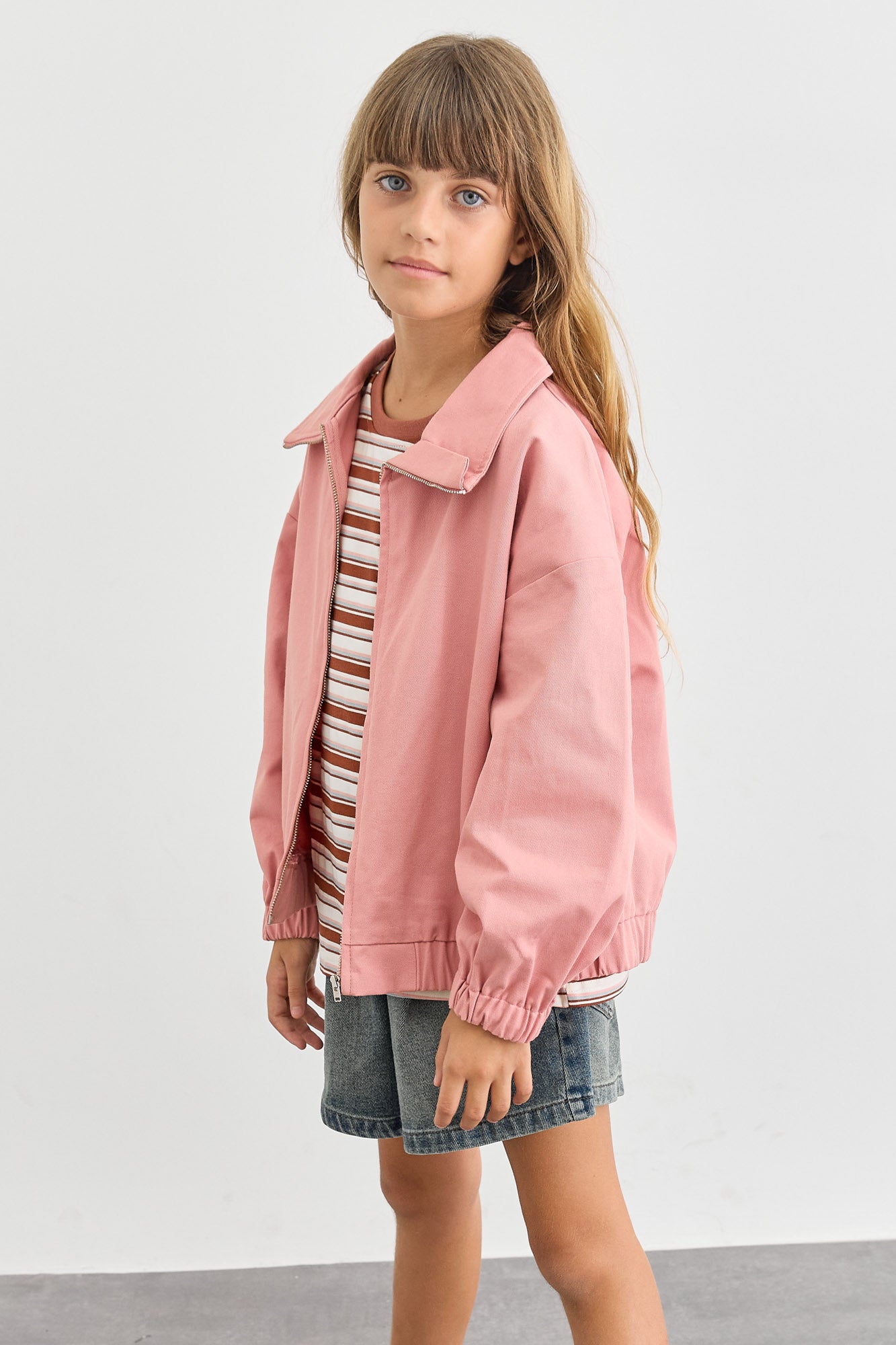 ג'קט בגזרת אוברסייז בסגירת רוכסן | ורוד
