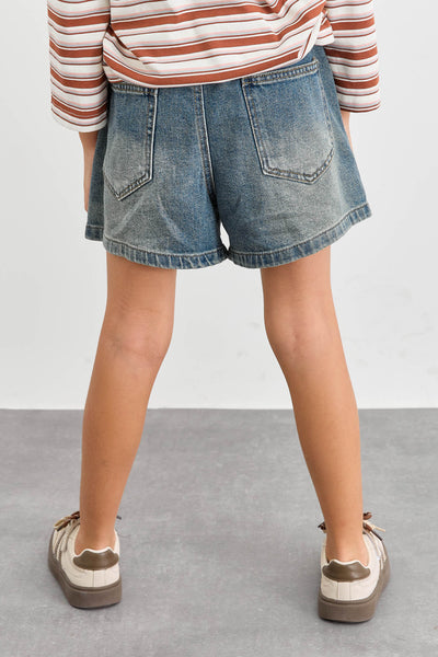 מכנסי ג'ינס קצרים בשילוב תיפורים | ג'ינס