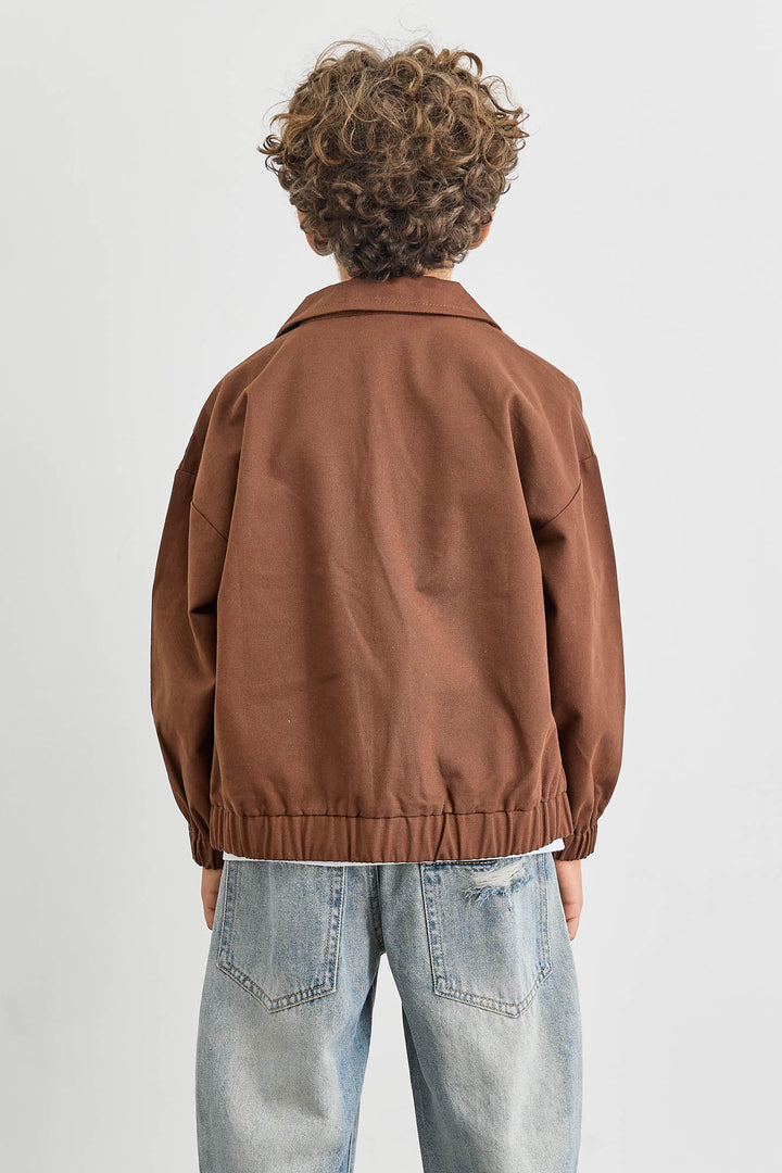 ג'קט בגזרת אוברסייז בסגירת רוכסן | חום