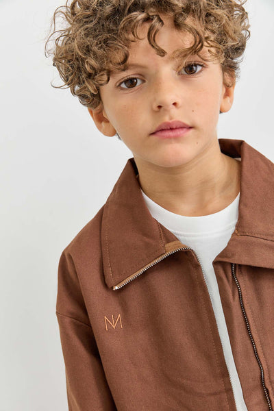 ג'קט בגזרת אוברסייז בסגירת רוכסן | חום