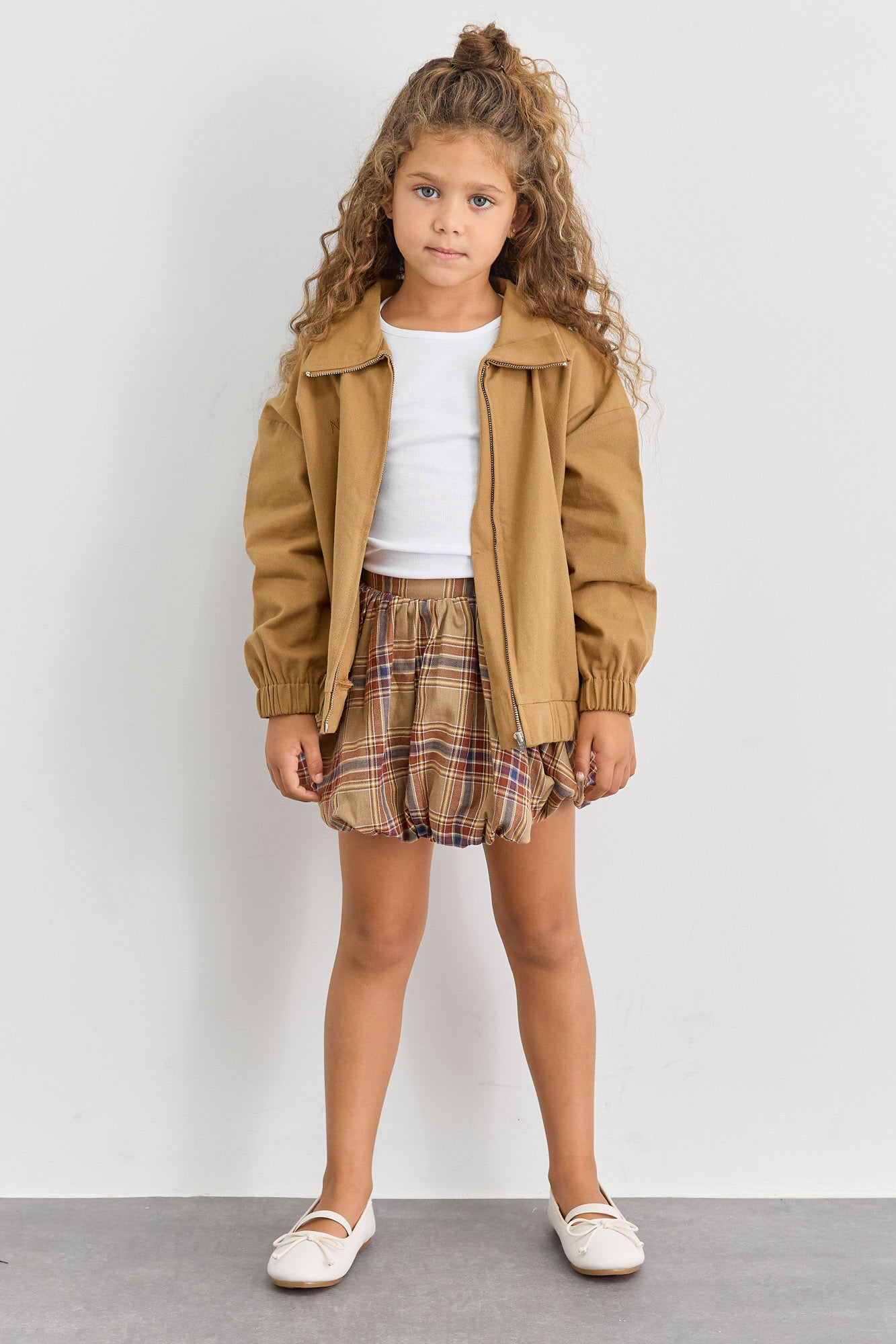 חצאית מיני משבצות גזרת בלון | בז'