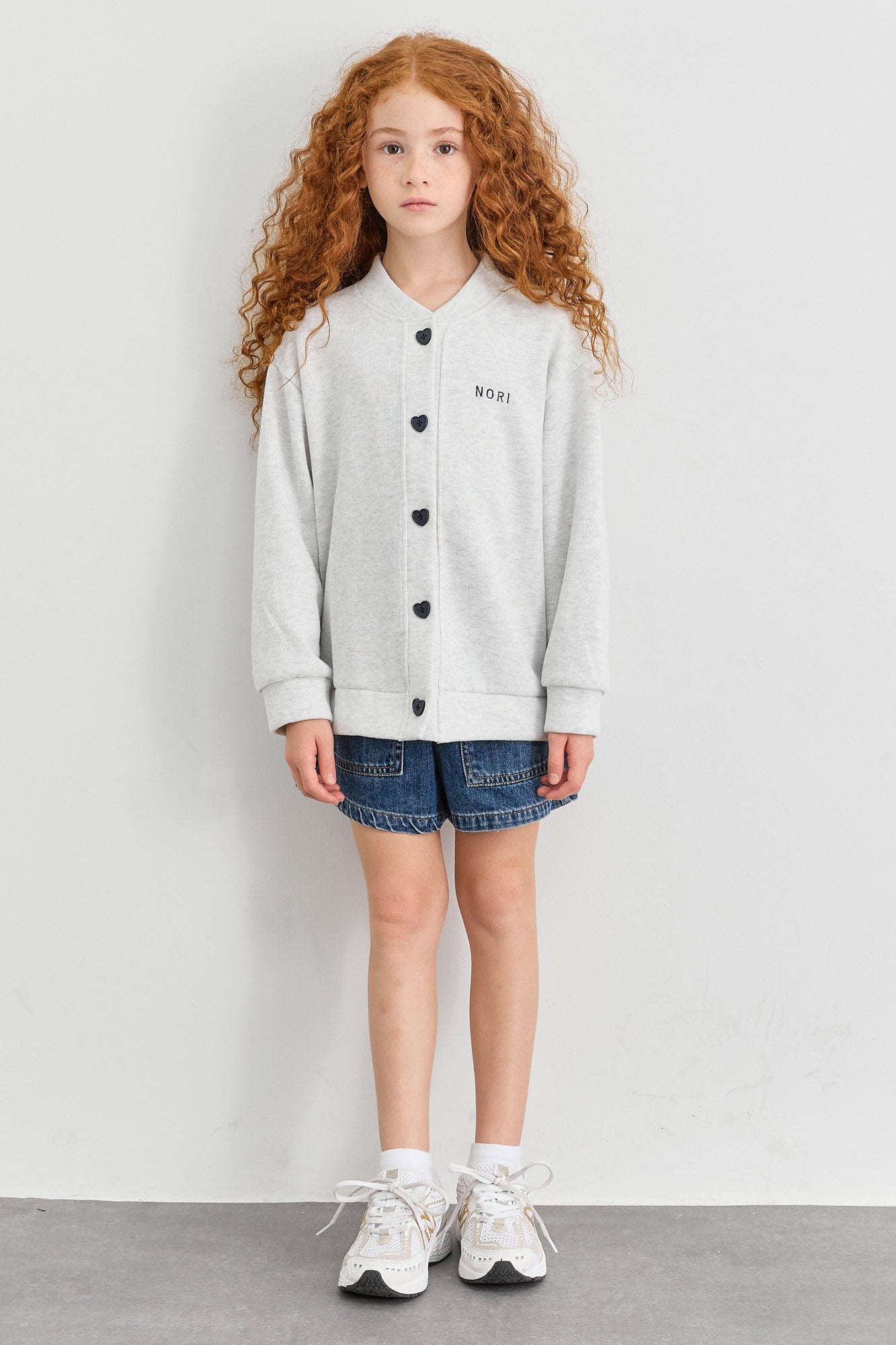 ג'קט בגזרת אוברסייז בשילוב רקמה | אפור