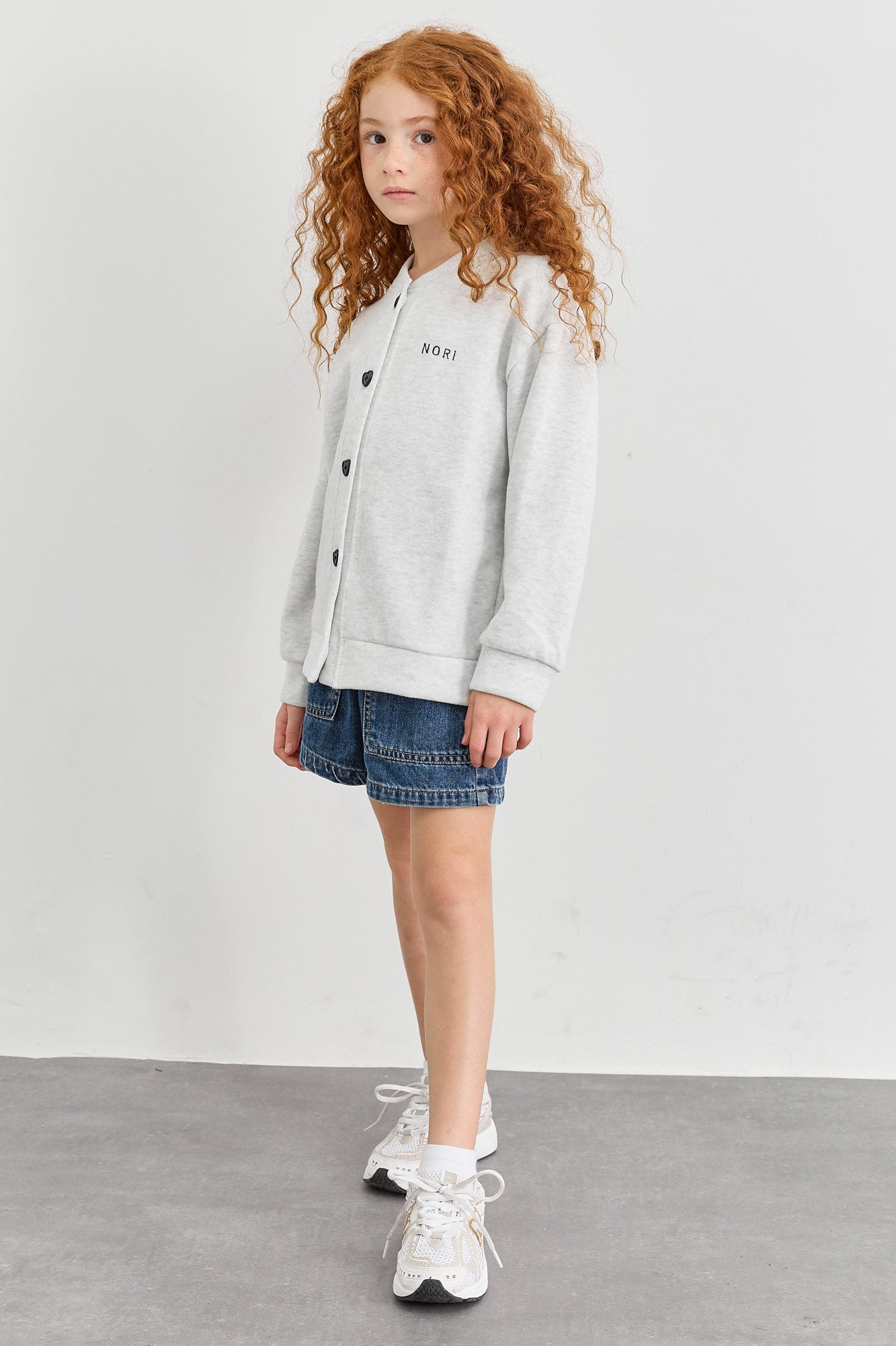 ג'קט בגזרת אוברסייז בשילוב רקמה | אפור